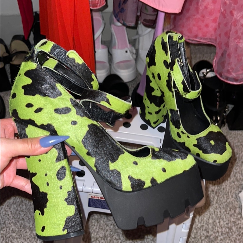 NWOT Steve Madden faux horse leather Green and Black Women's Platform Shoes